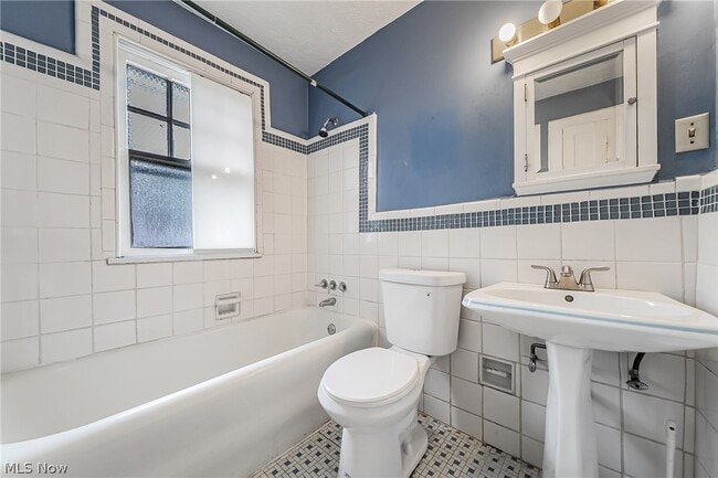 Building Photo - 18313 Newell Rd