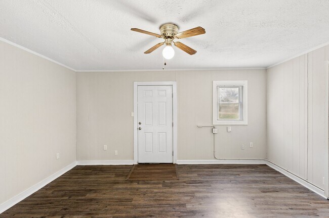Building Photo - 3633 King Arthur Dr