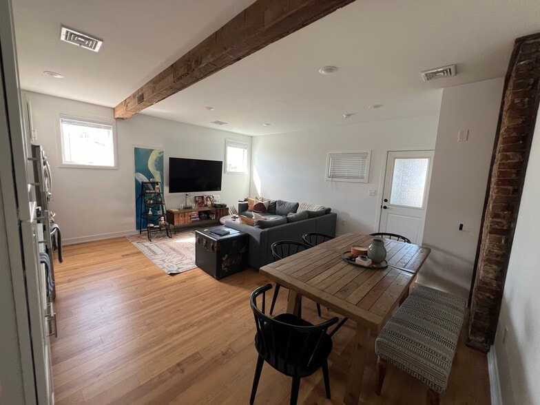Kitchen/living room - 809 Main St