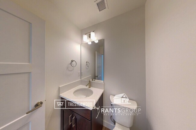 Building Photo - Brand New! Modern Home in Trestlewood – Wh...
