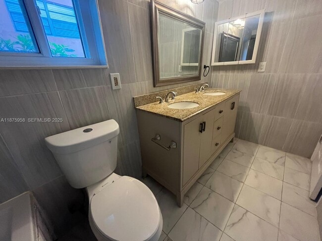 Building Photo - 1330 NE 203rd St