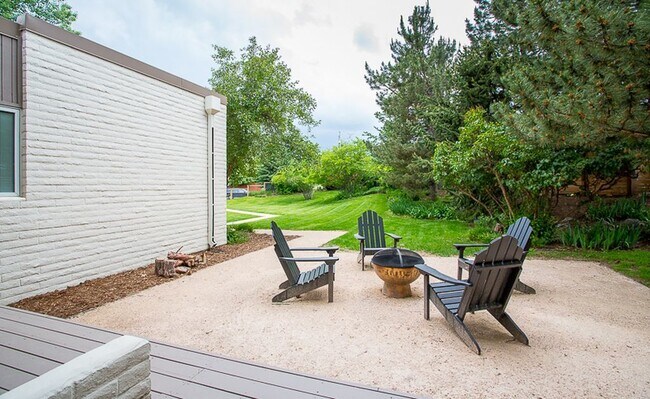 Building Photo - 4 Bed 3.5 Bath Carolyn Heights Home W/Stunning Finishes & Ideal Outdoor Space!  Option for Early ...