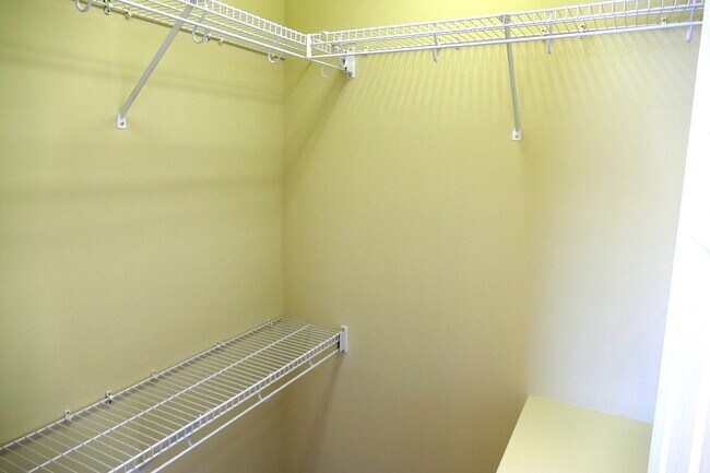 Building Photo - 104 Mahler Ave