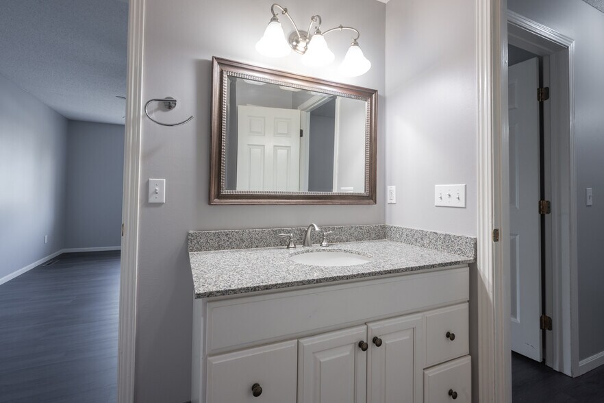 Building Photo - 7883 Autumn Ridge Avenue