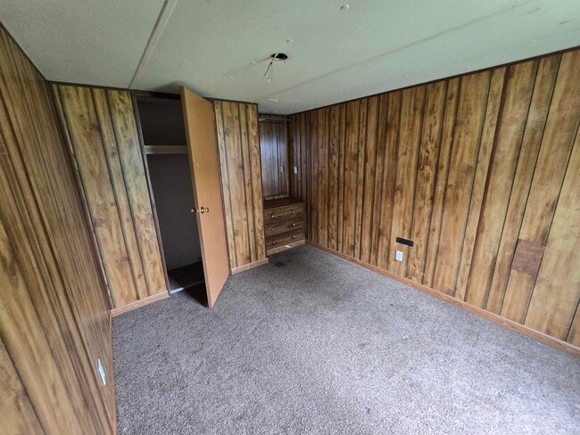 Building Photo - 2136 Cliffwood Rd