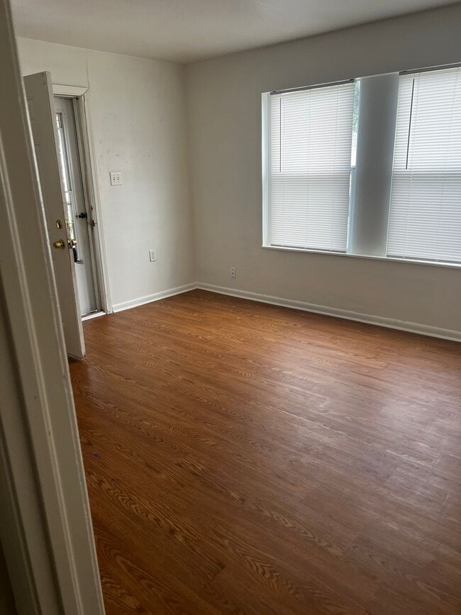 Building Photo - 2662 Olive St
