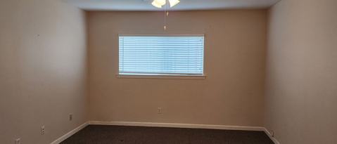Building Photo - 2100 W Beach Dr