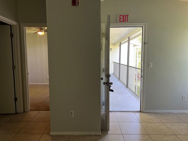 Building Photo - 2550 N Alafaya Trail