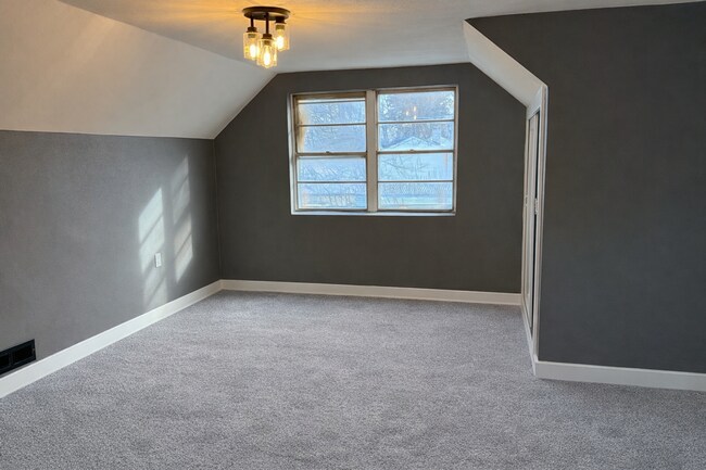 Building Photo - Cozy 2-Bedroom Home In a Peaceful Neighborhood!