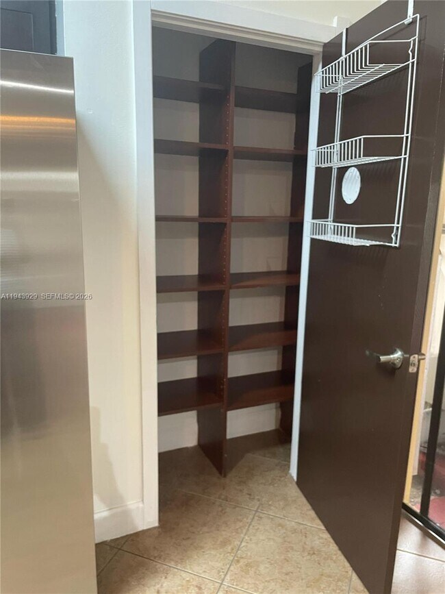 Building Photo - 11115 W Okeechobee Rd