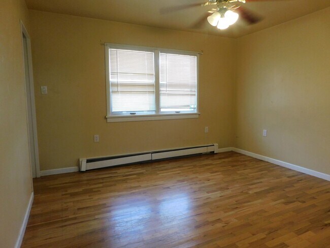 Building Photo - 1340 Orchard Ave