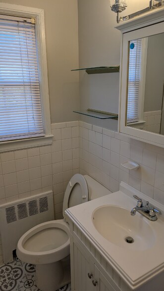 Building Photo - 409 Wakefield Dr