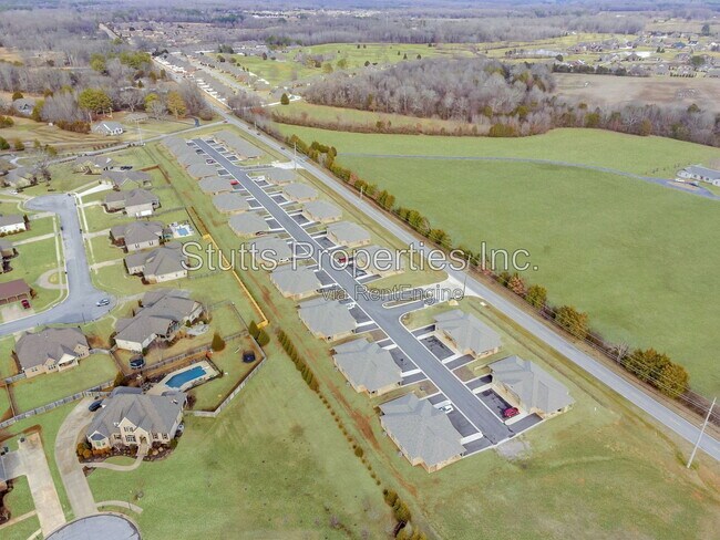 Building Photo - 216 Bentbrook Pl