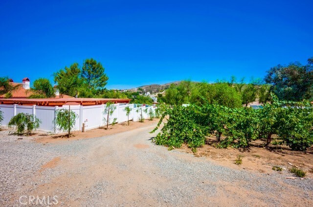 Building Photo - 39555 Ave Bonita