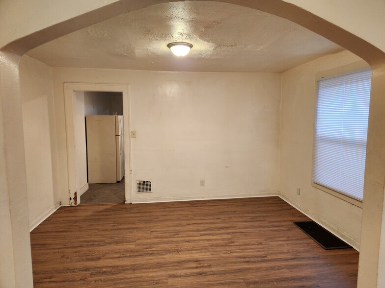 dining room - 3127 W 10th St