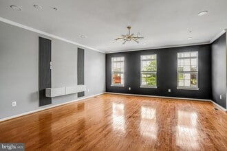 Building Photo - 23210 Roberts Tavern Dr