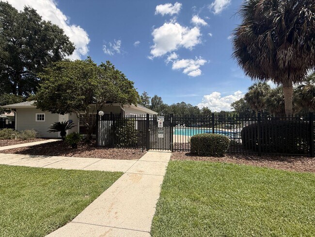 Building Photo - 11348 NW 31st Ln