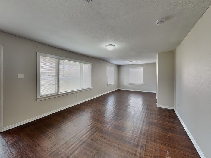 Building Photo - 3758 Denton Hwy