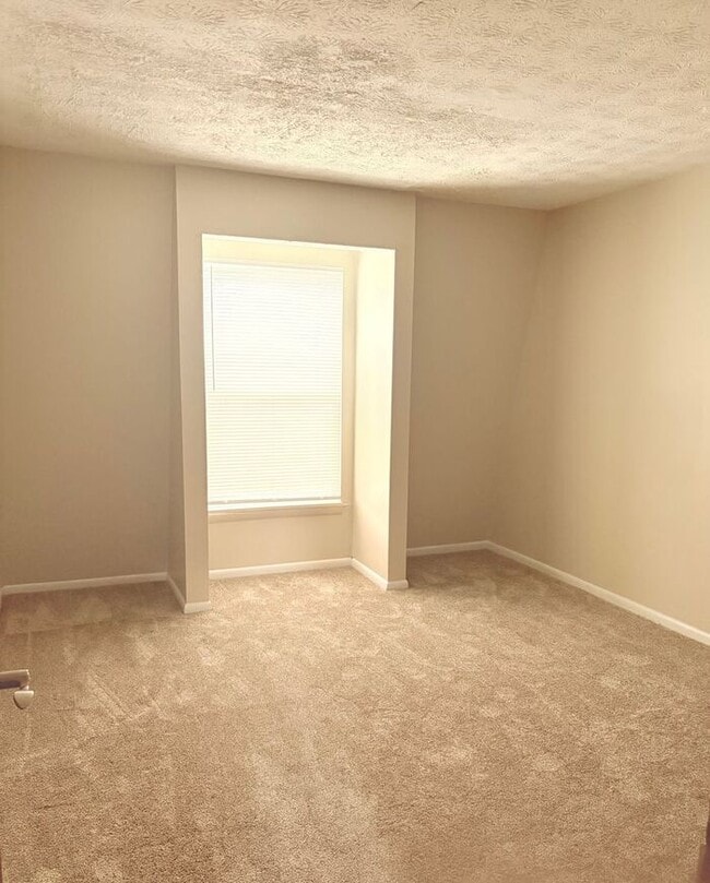 Building Photo - Beautiful 2BR 1BA Home w/ A/C • Driveway Parking in Gahanna