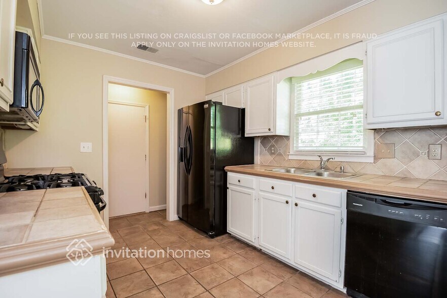 Building Photo - 4257 Glenforest Way