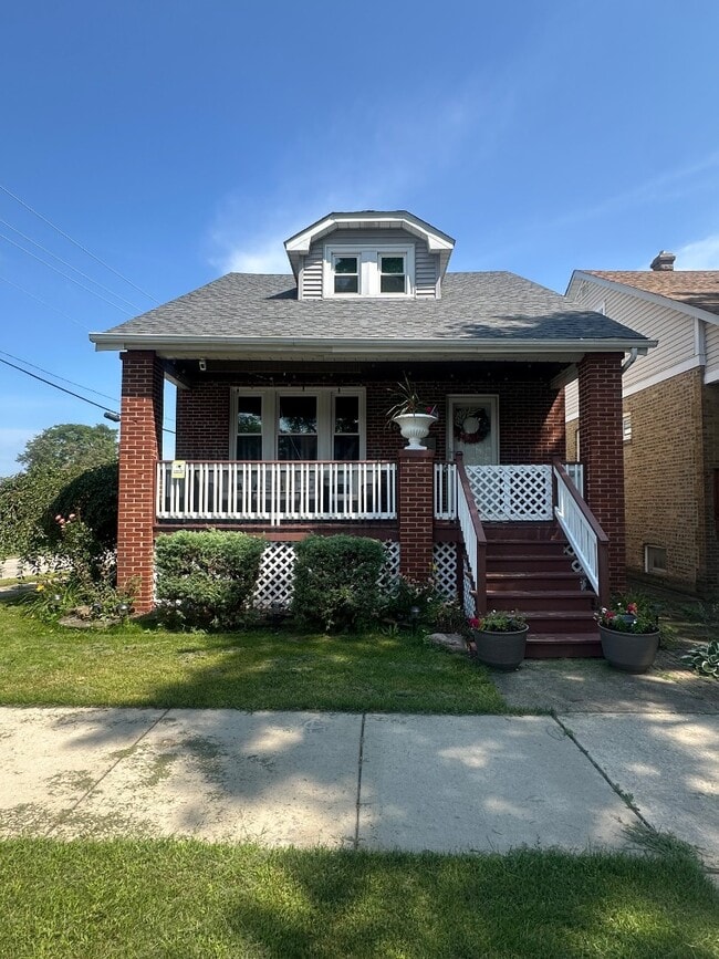 Building Photo - 6491 N Newland Ave