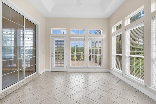 Building Photo - 506 Lakeway Dr
