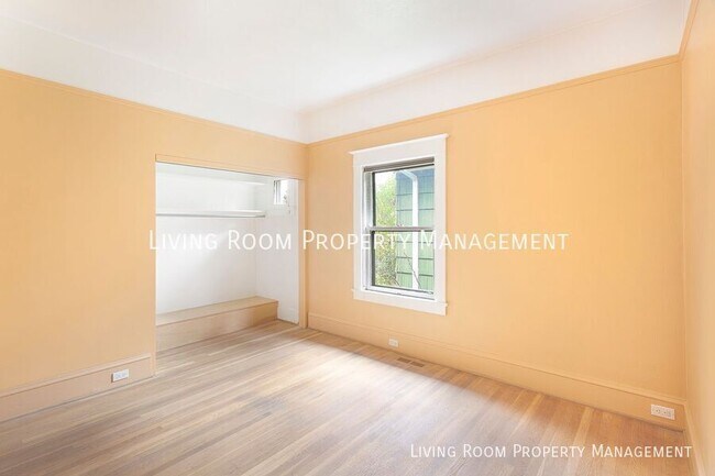 Building Photo - 5927 NE 31st Ave