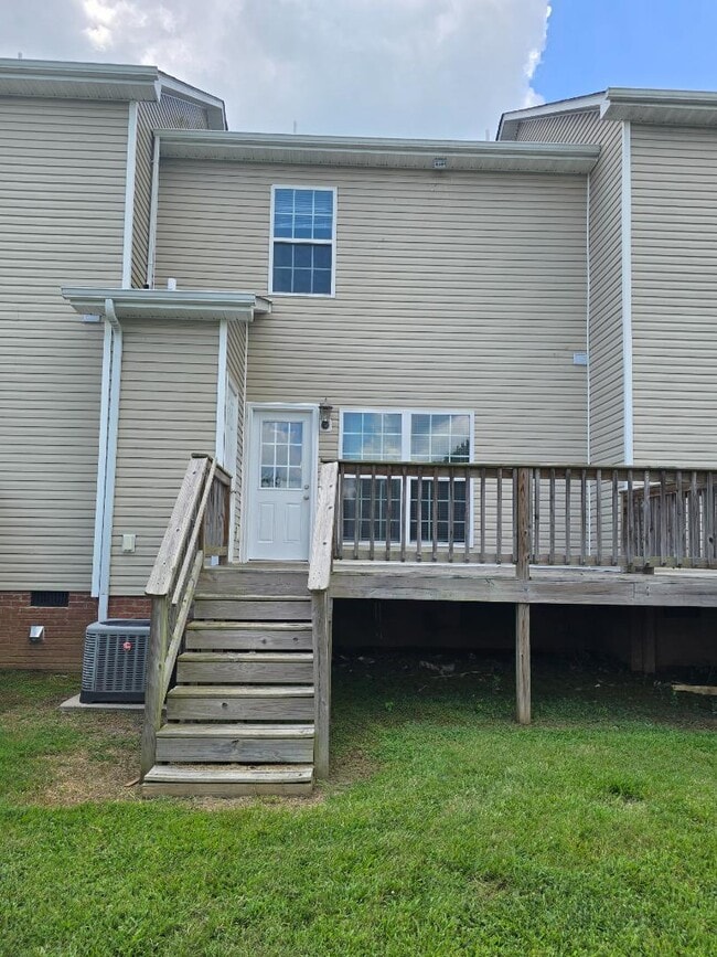 Building Photo - 729 Cobblestone Dr