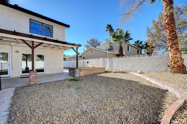 Building Photo - 2247 Marlboro Dr