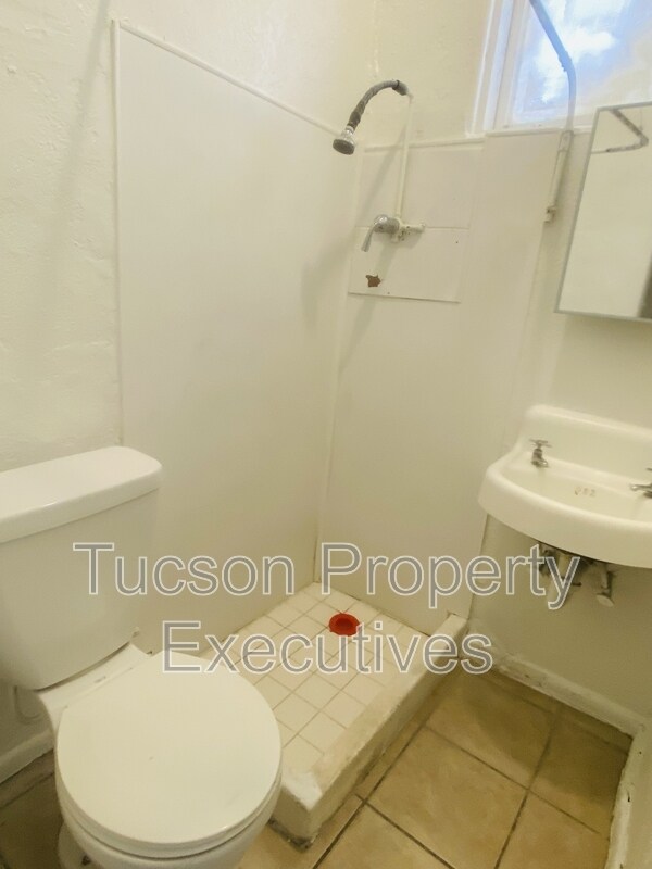 Building Photo - 19 W Veterans Blvd