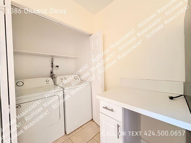 Building Photo - 1386 S Orange Dr