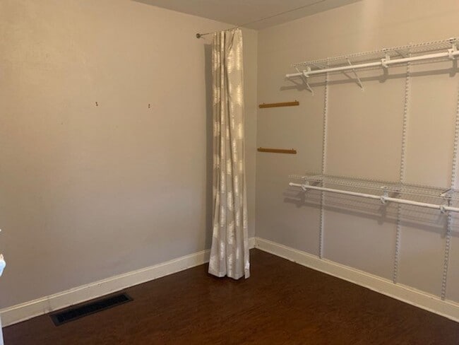 Building Photo - Classic Updated Bungalow.  2 bed with flex...