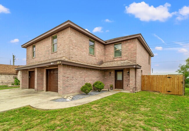 Building Photo - 316 E Monroe St