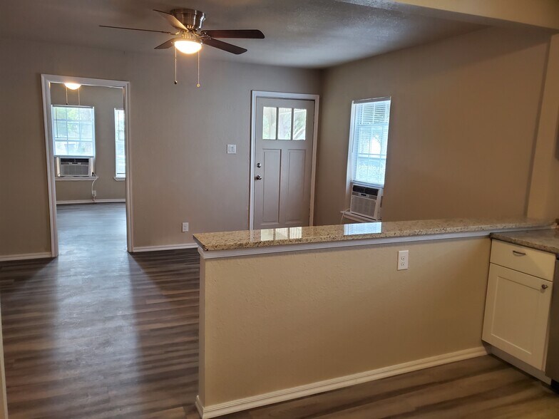 Building Photo - 133 Claremont Ave