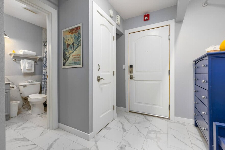 Building Photo - 110 South Park Avenue