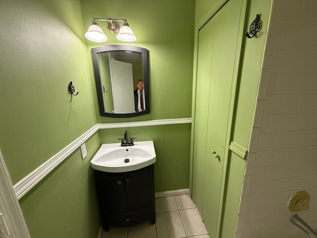 Building Photo - 102 Piccadilly Ln