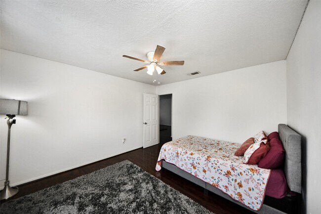 Building Photo - 9107 S Ferndale Pl Dr
