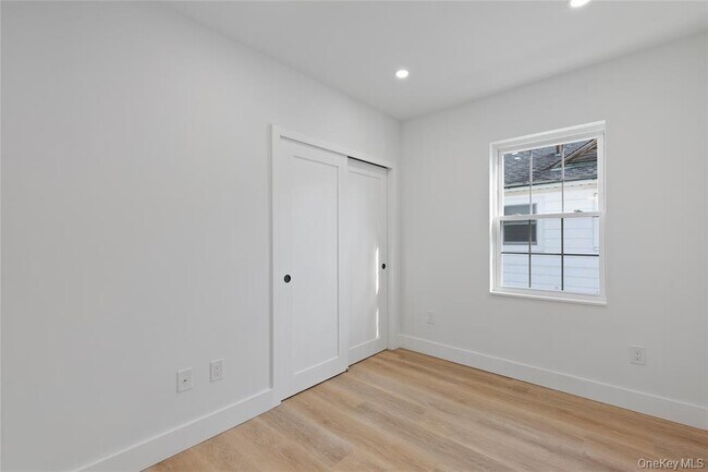 Building Photo - 9 Lagrange Ave
