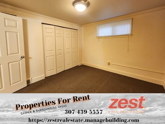 Building Photo - 504 S Washington St