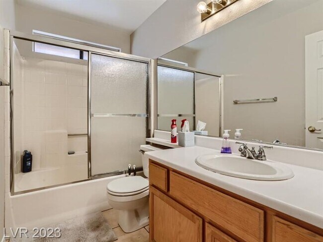 Building Photo - Gorgeous, spacious 1 story fully furnished...