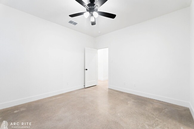 Building Photo - Pre-Leasing Fall of 2026!! Luxury Homes!!