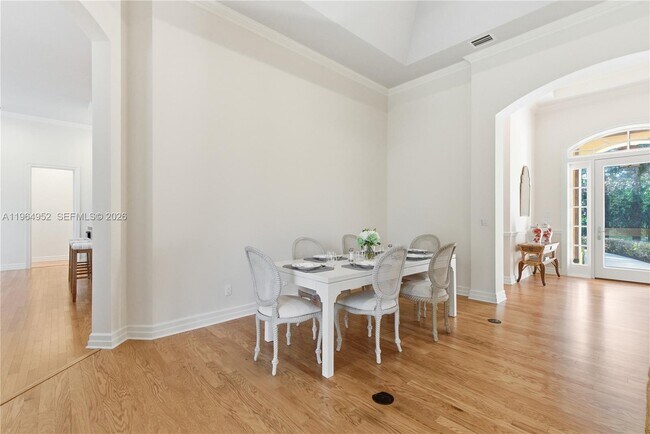 Building Photo - 12012 SE Laurel Ln