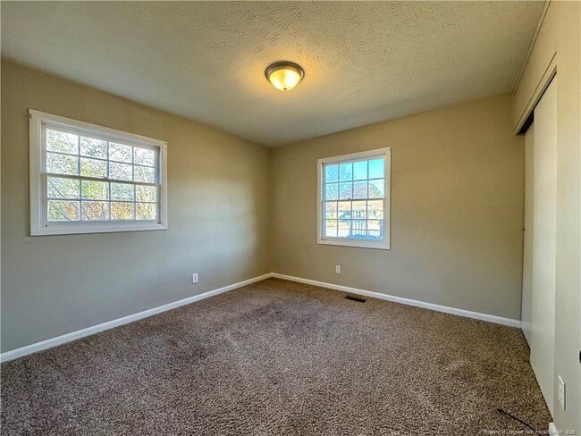 Building Photo - 622 Glensford Dr