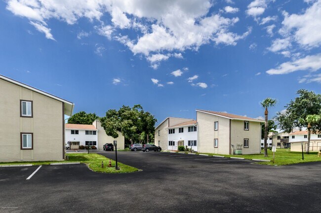 Building Photo - PRIME LOCATION