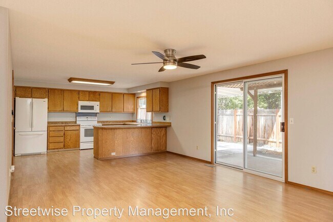 Building Photo - 3 br, 2 bath House - 7849 SW Champion Ct