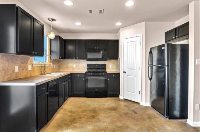 Building Photo - 4611 Graceful Ln