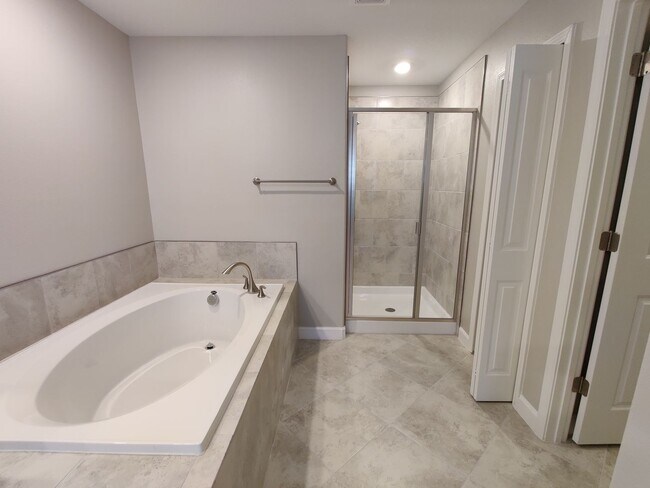 Building Photo - 1290 White Fox Run