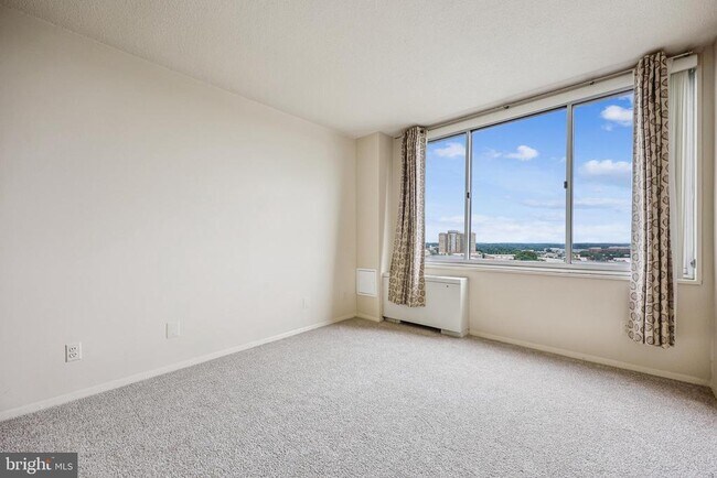 Building Photo - 11801 Rockville Pike