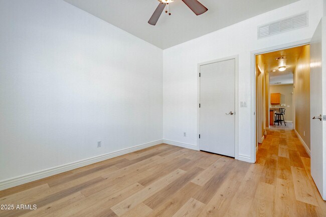 Building Photo - 2723 E Schiliro Cir