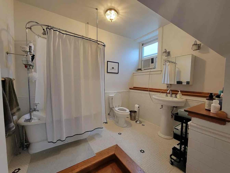 Building Photo - 1818 La Salle Ave